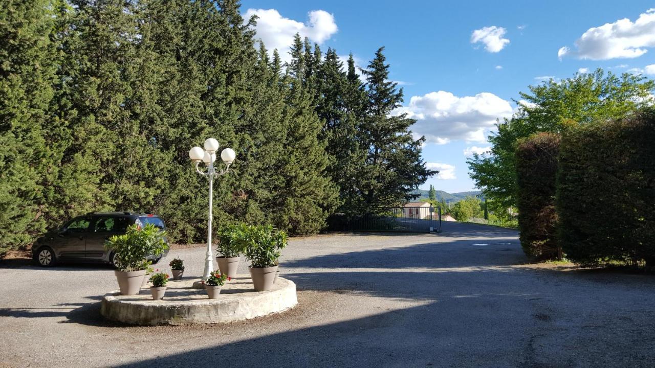 Le Mas Du Colombier Cadenet Dış mekan fotoğraf